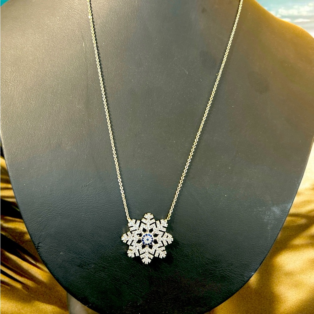 snowflake necklaces , Noel gifts, stainless steel silver, snowflake pendant